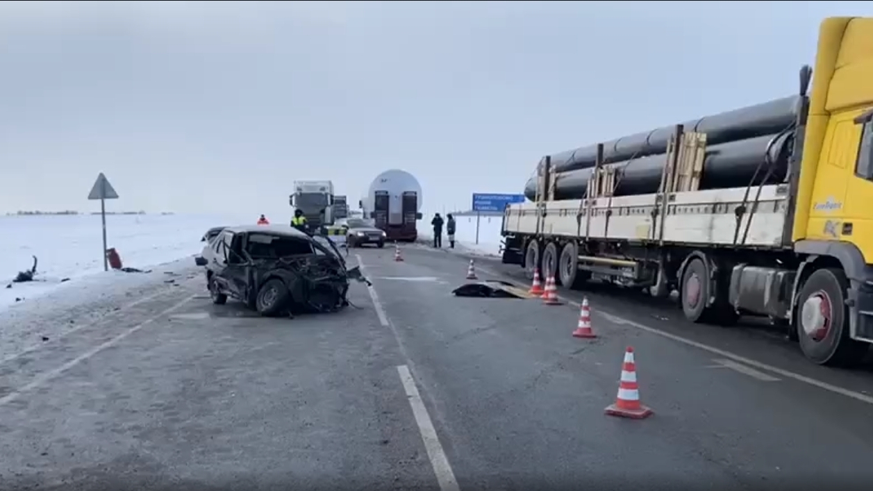 На федеральной трассе в Абатском районе произошла авария с тремя  автомобилями и летальным исходом - Наш Абатский. События Абатского района